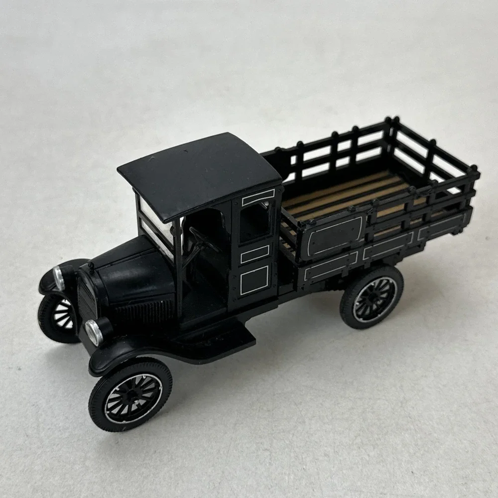 Chevrolet 1923 Series D 1 Ton Truck Stake Bed Diecast Model Vehicle Black 1:32